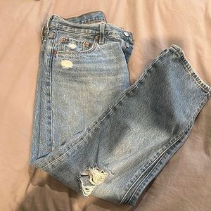 Levi’s mom jeans